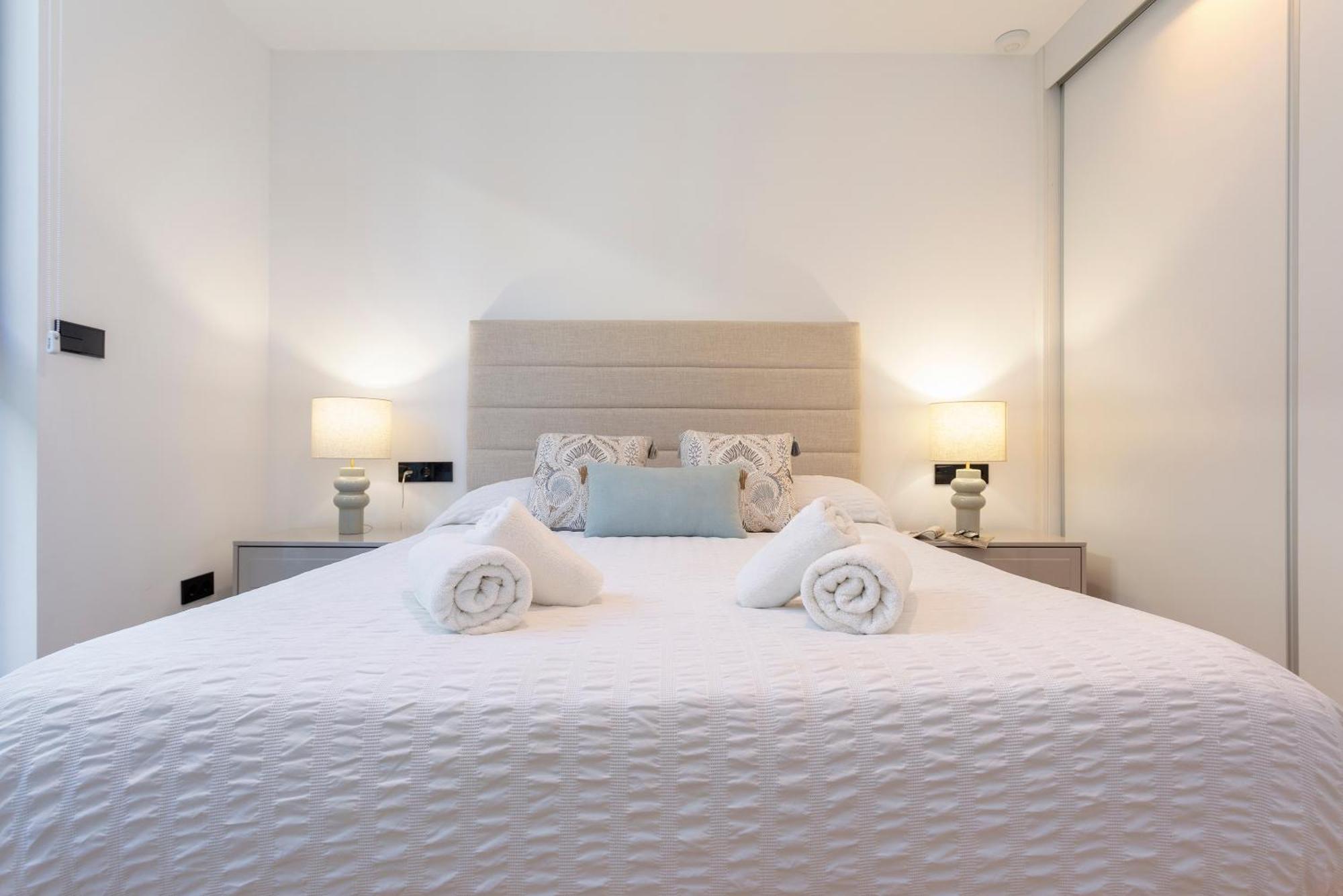 Malagueta Beach Front Luxury Apartment By Rent Me Malaga Luaran gambar