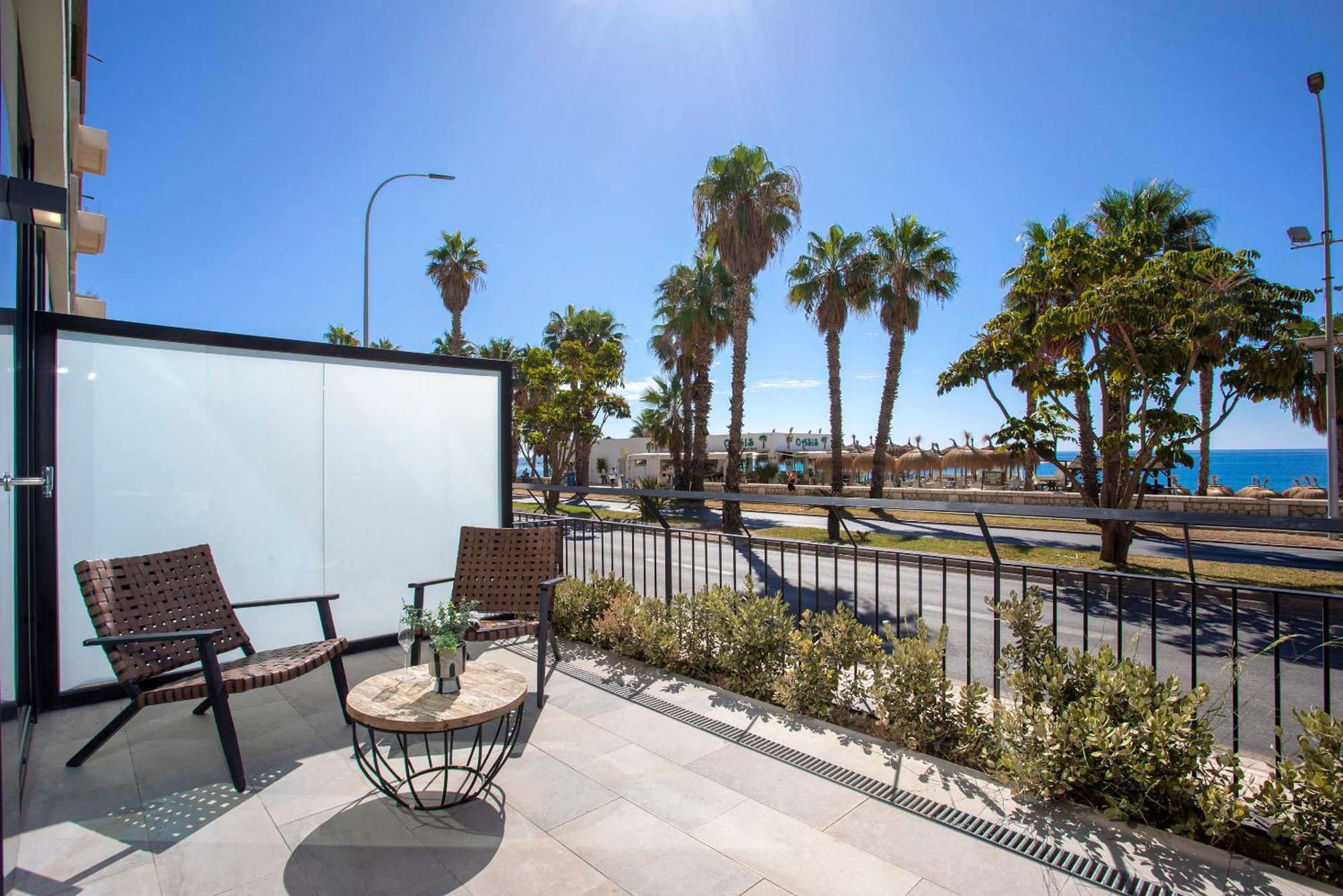 Malagueta Beach Front Luxury Apartment By Rent Me Malaga Luaran gambar